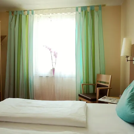 Atomis Hotel 3*