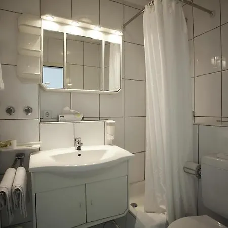 Atomis Hotel