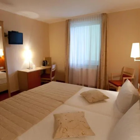 Atomis Hotel 3*