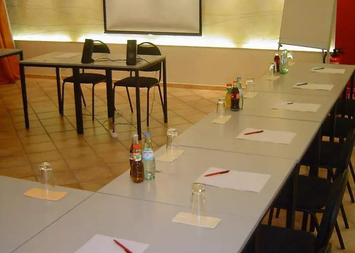 Atomis Hotel 3*