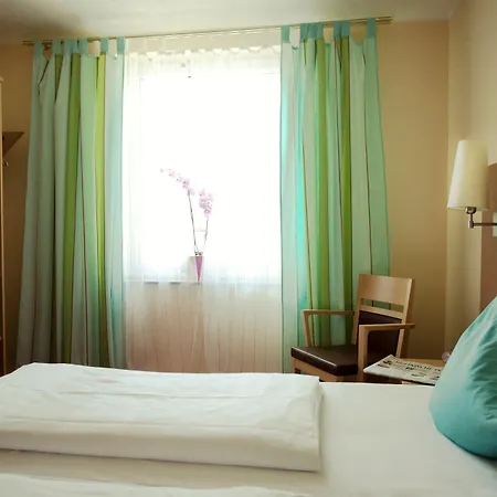 Atomis Hotel 3*