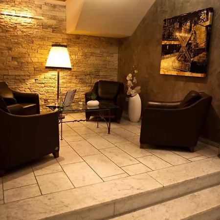 Atomis Hotel 3*