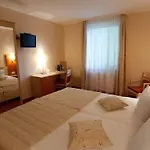 Atomis Hotel