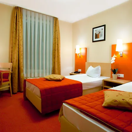 Petersburg Superior Hotel 3*