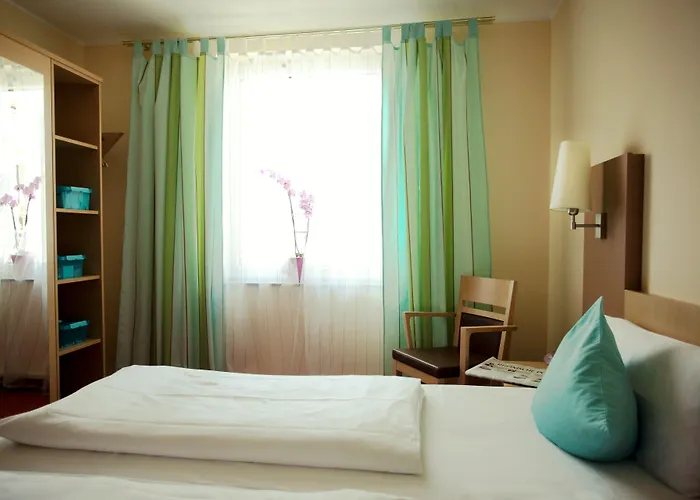Atomis Hotel 3*