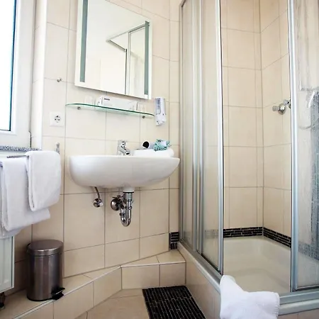 Atomis Szálloda Düsseldorf