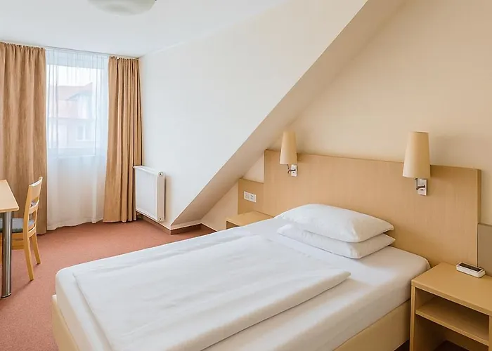 Atomis Szálloda Düsseldorf